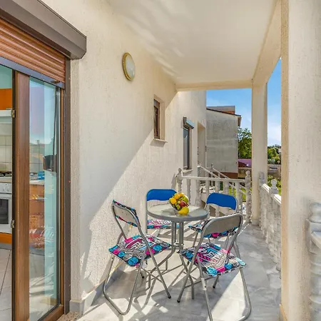 1 Bedroom Amazing In Appartement