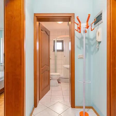 Апартаменты 1 Bedroom Amazing In