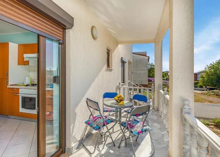 1 Bedroom Amazing In Apartment