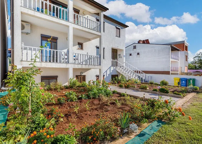 Apartment 1 Bedroom Amazing In Pula